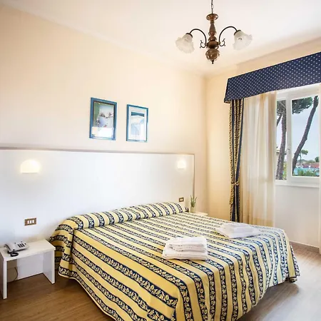 Otel Venezia 3*